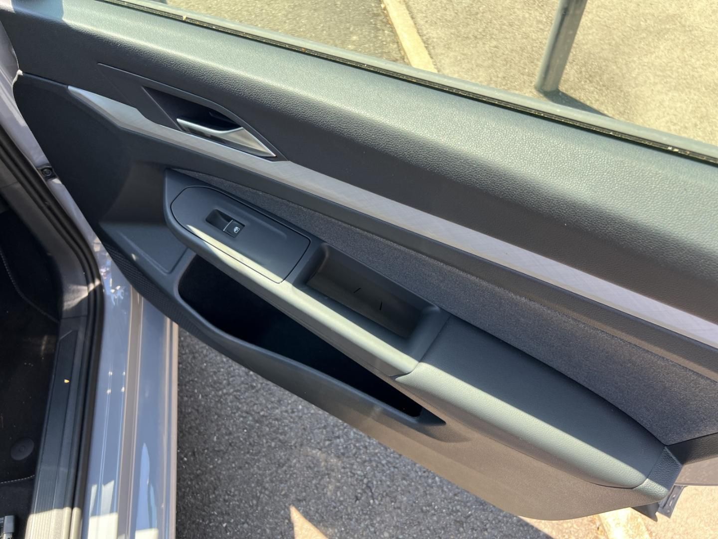 Fahrzeugabbildung Volkswagen Golf Life 1,5 l TSI OPF 85 kW (116 PS) 6-Gang