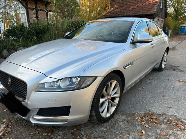 Jaguar XF 20d AWD Prestige Automatik