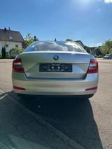 Skoda Octavia 1.4 TSI Green tec DSG Elegance Elegance - Skoda Octavia mit Benzin-Antrieb: Limousine, 1.4