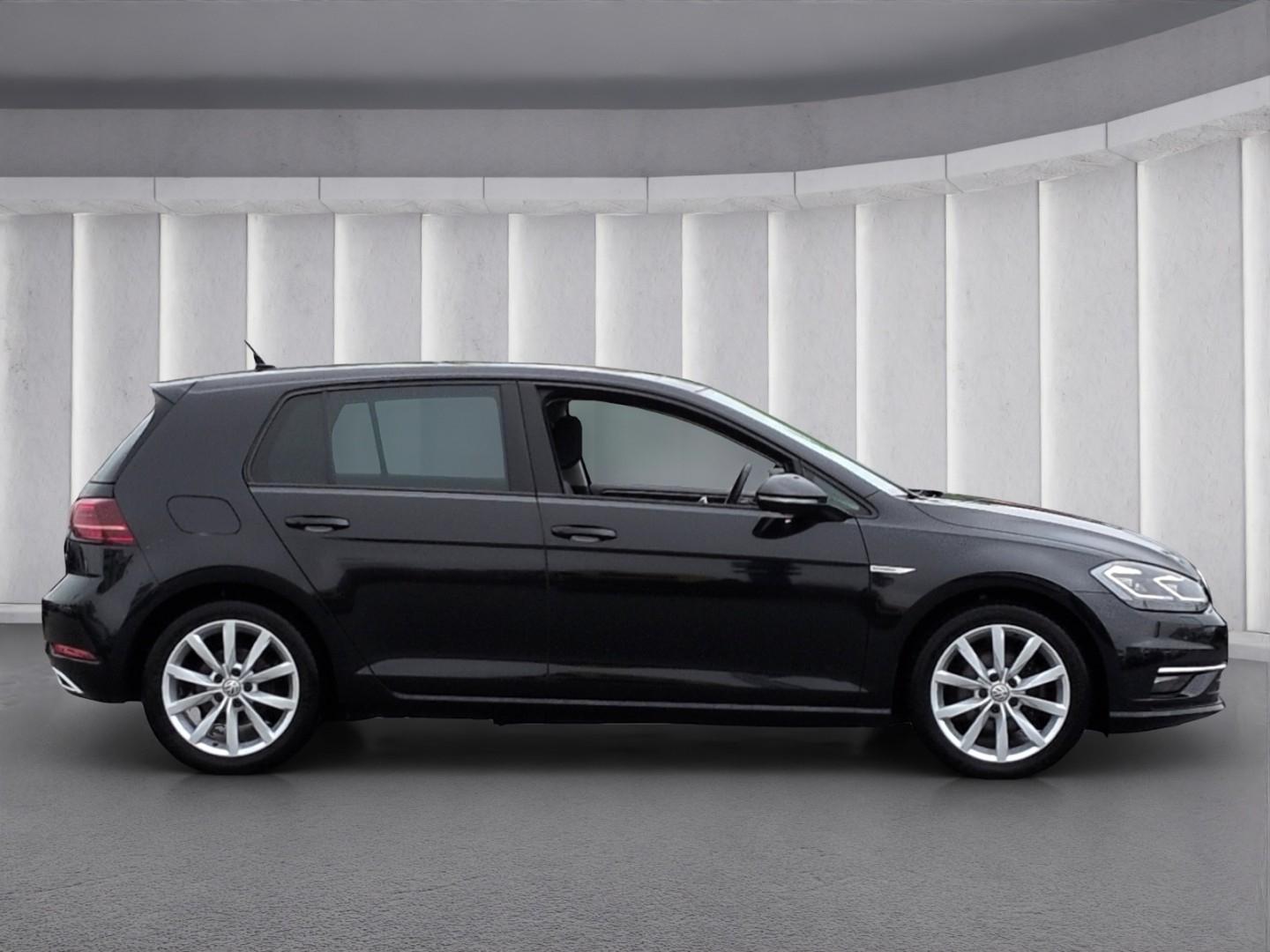 Volkswagen Golf VII Highline 1.5TSI*DSG LED ACC Panodach