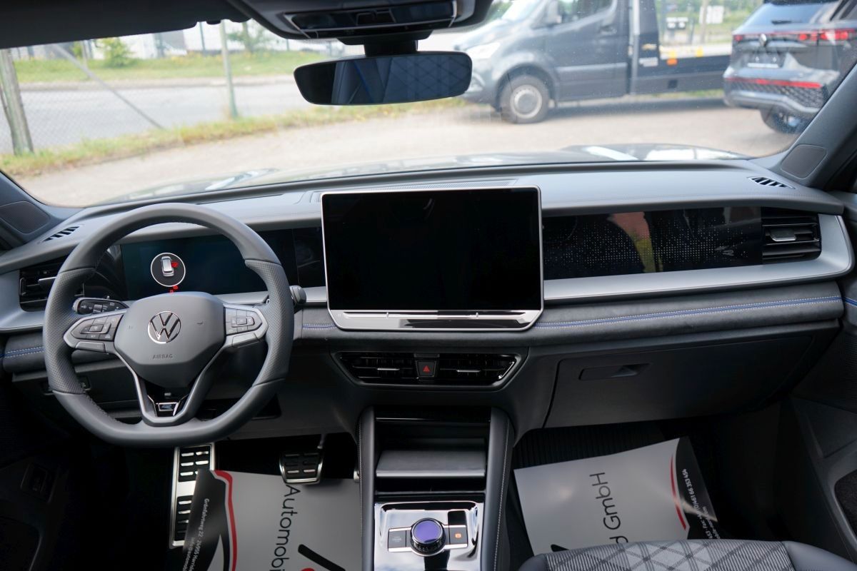 Fahrzeugabbildung Volkswagen Tayron 2.0 TDI 4Motion R-Line*Pano*Head Up*Ahk