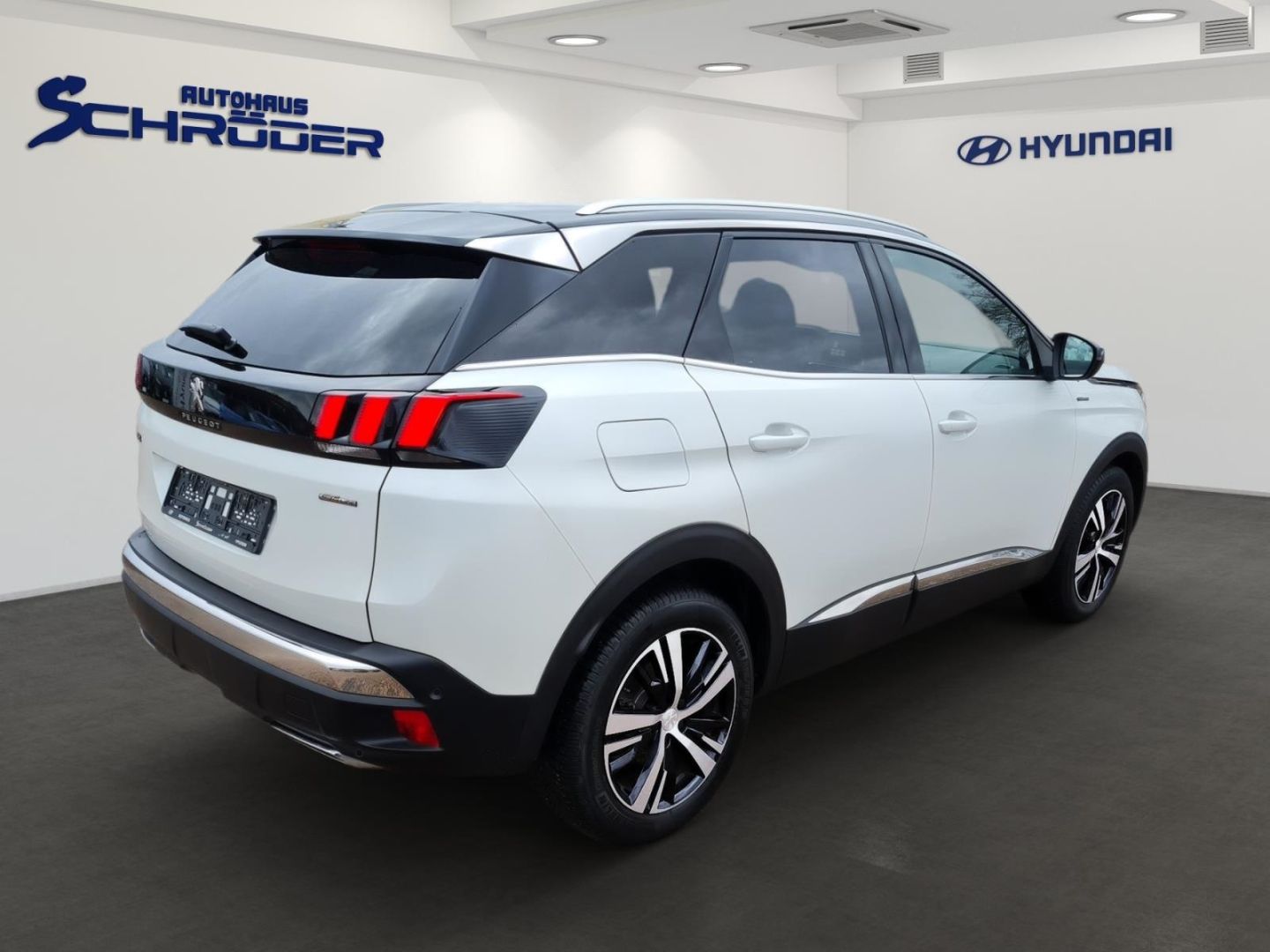 Fahrzeugabbildung Peugeot 3008 PureTech 1.2 Allure 130 PANO+LED+360°CAM