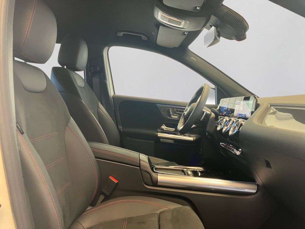 Mercedes-Benz GLA 180 d AMG NIGHT DISTR 360° TOTW KEYL LED 19' foto 16