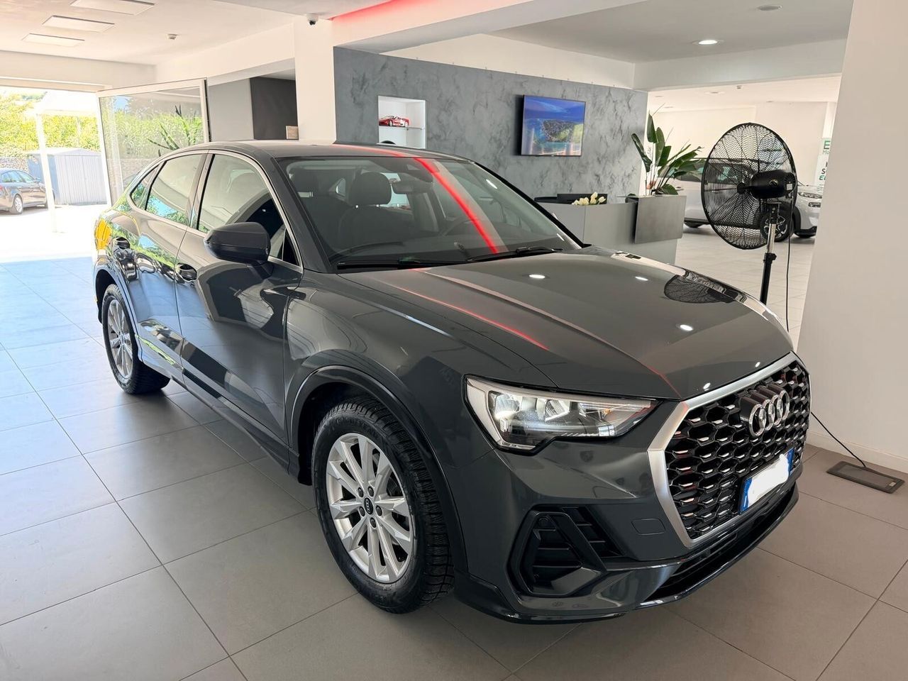 Audi Q3 SPB 35 TDI S tronic Business Plus imagem 3