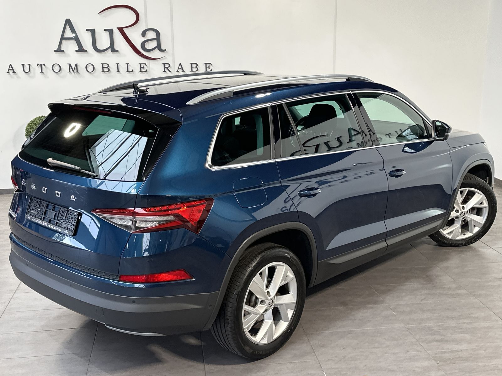 Fahrzeugabbildung SKODA Kodiaq 2.0 TDI DSG Tour NAV+LED+AHK+PANO+19ZO+VC