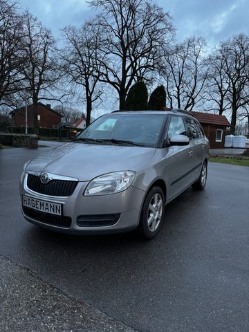 Skoda Fabia Combi Ambiente *1.4* *AHK* *Top Zustand*