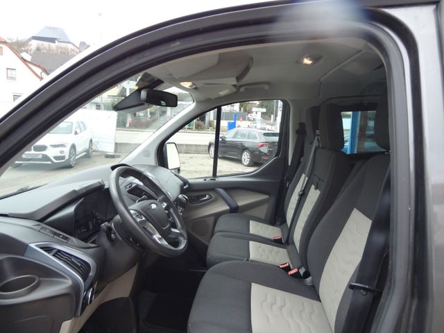 Fahrzeugabbildung Ford Tourneo Custom 300 L2/Titanium/9-Sitzer/AHK/Kam/