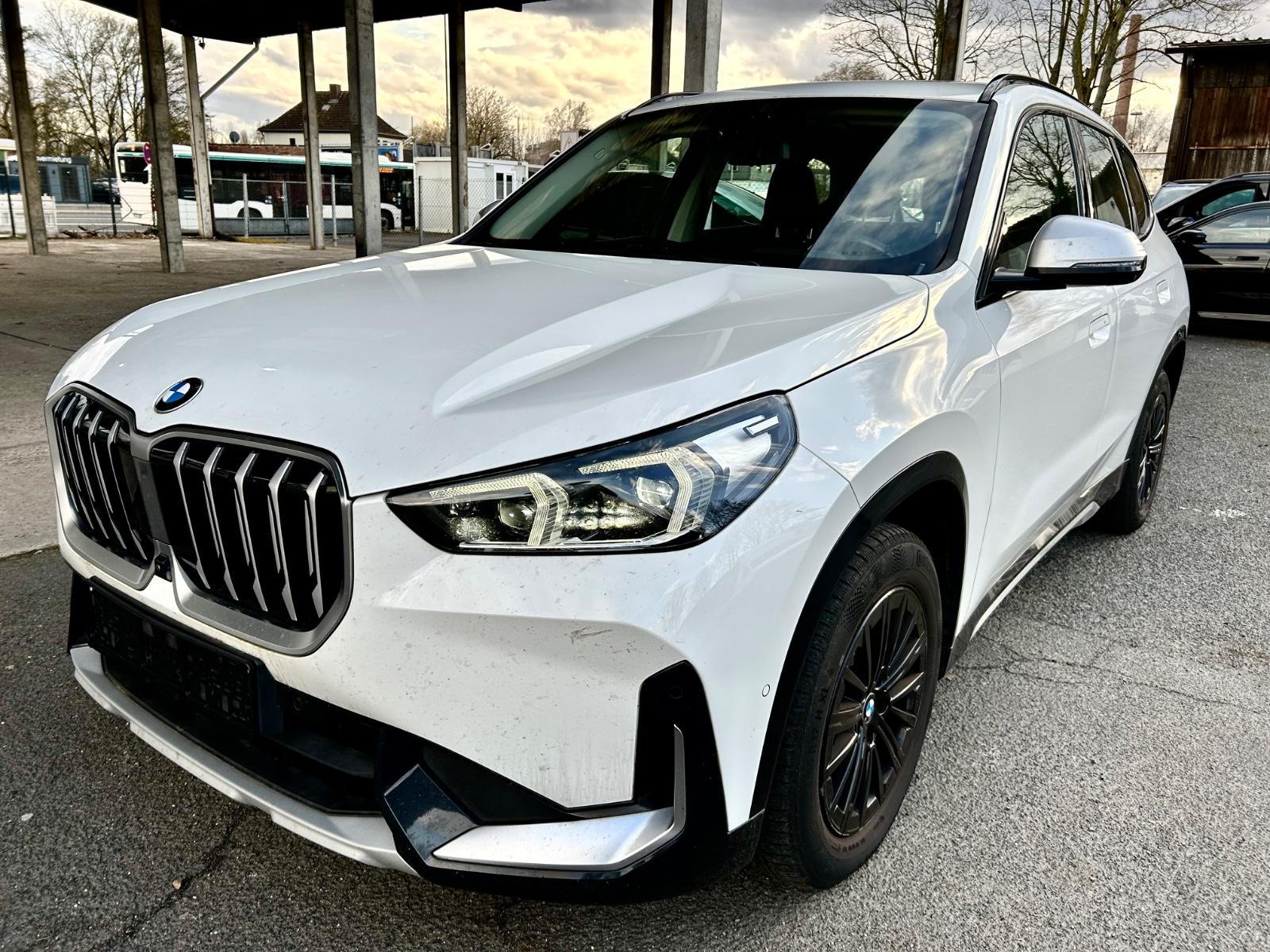 BMW X1 xDrive23d *HEAD-UP*PANO*MEMORY*STREIFSCHADEN*