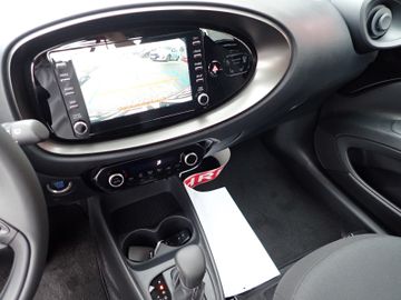 Fahrzeugabbildung Toyota Aygo X 1.0 S-CVT Play, ACC, Kamera,DAB