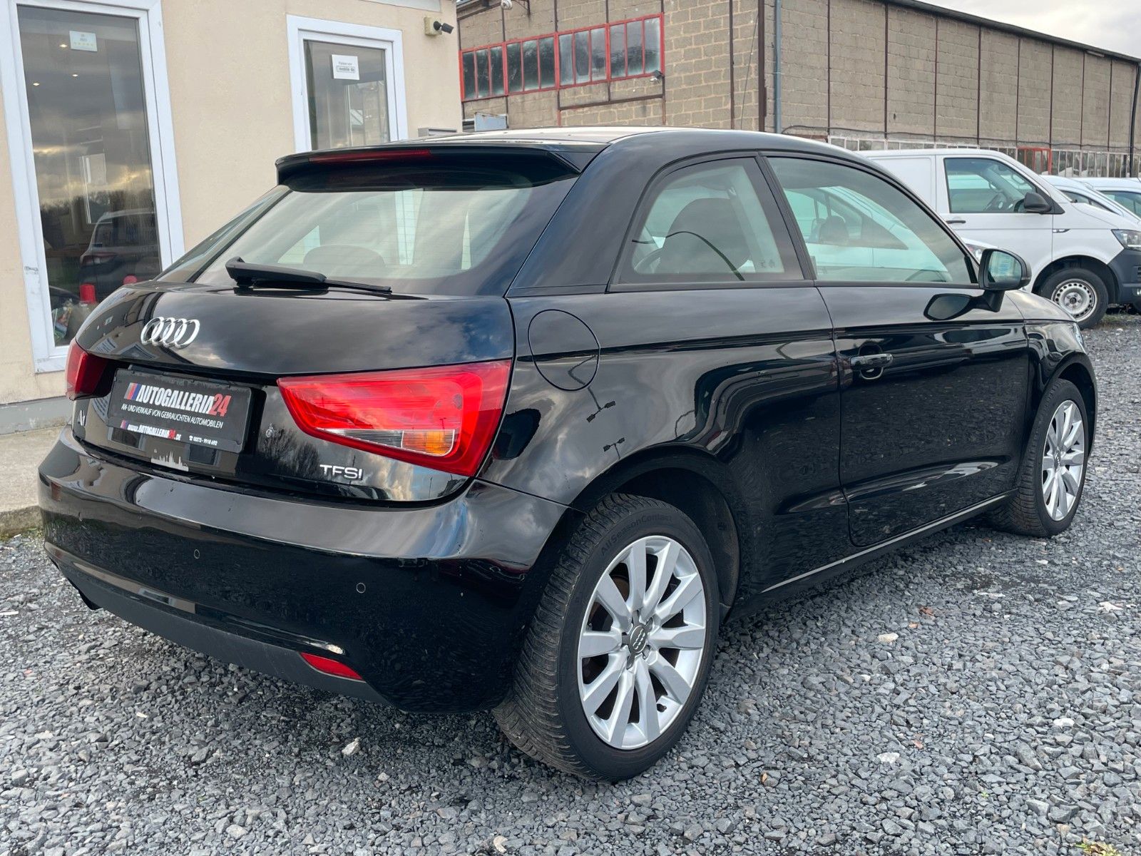 Fahrzeugabbildung Audi A1 1.2 TSI Attraction Navi SCHECKHEFT 2.HAND PDC