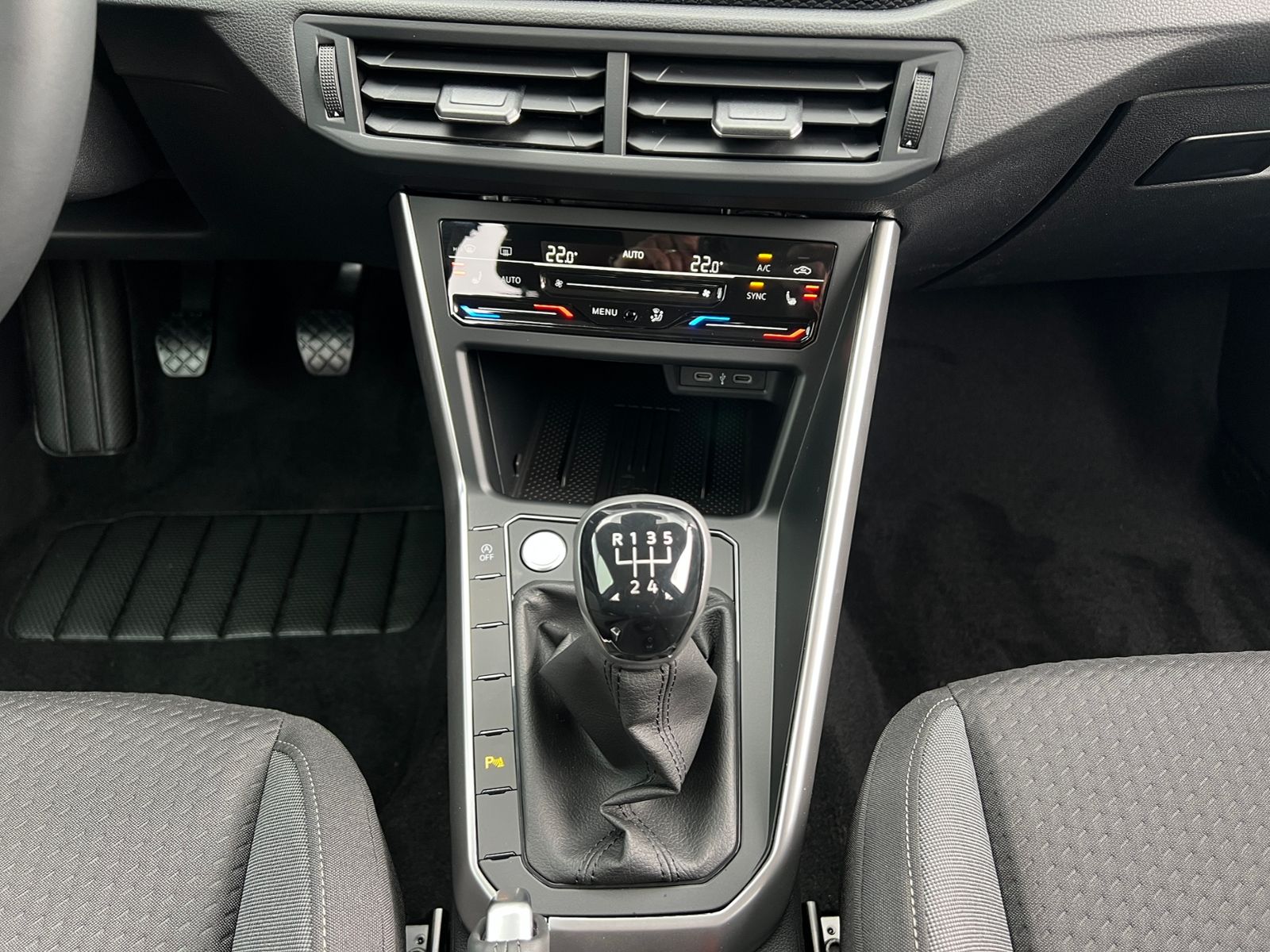 Fahrzeugabbildung Volkswagen Taigo Life 1.0 TSI *IQ.Light, ACC, Ready2Discove