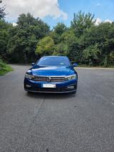Volkswagen Passat 2.0 TDI SCR 176kW DSG 4MOTION Eleganc... - Volkswagen Passat mit Diesel-Antrieb: Blau, Metallic, Kombi