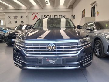 Volkswagen Touareg - 2