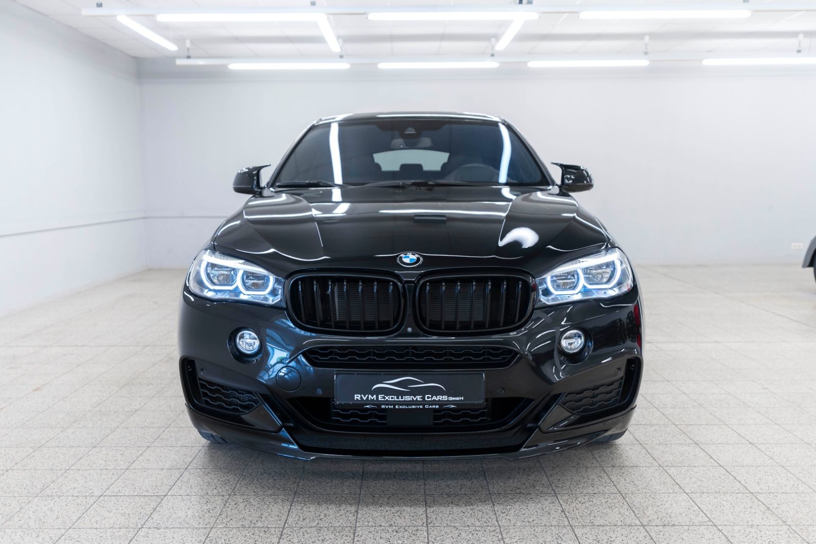 Fahrzeugabbildung BMW X6 xDrive50i M-SPORTPAKET 360° H&K ACC HUD TOTW