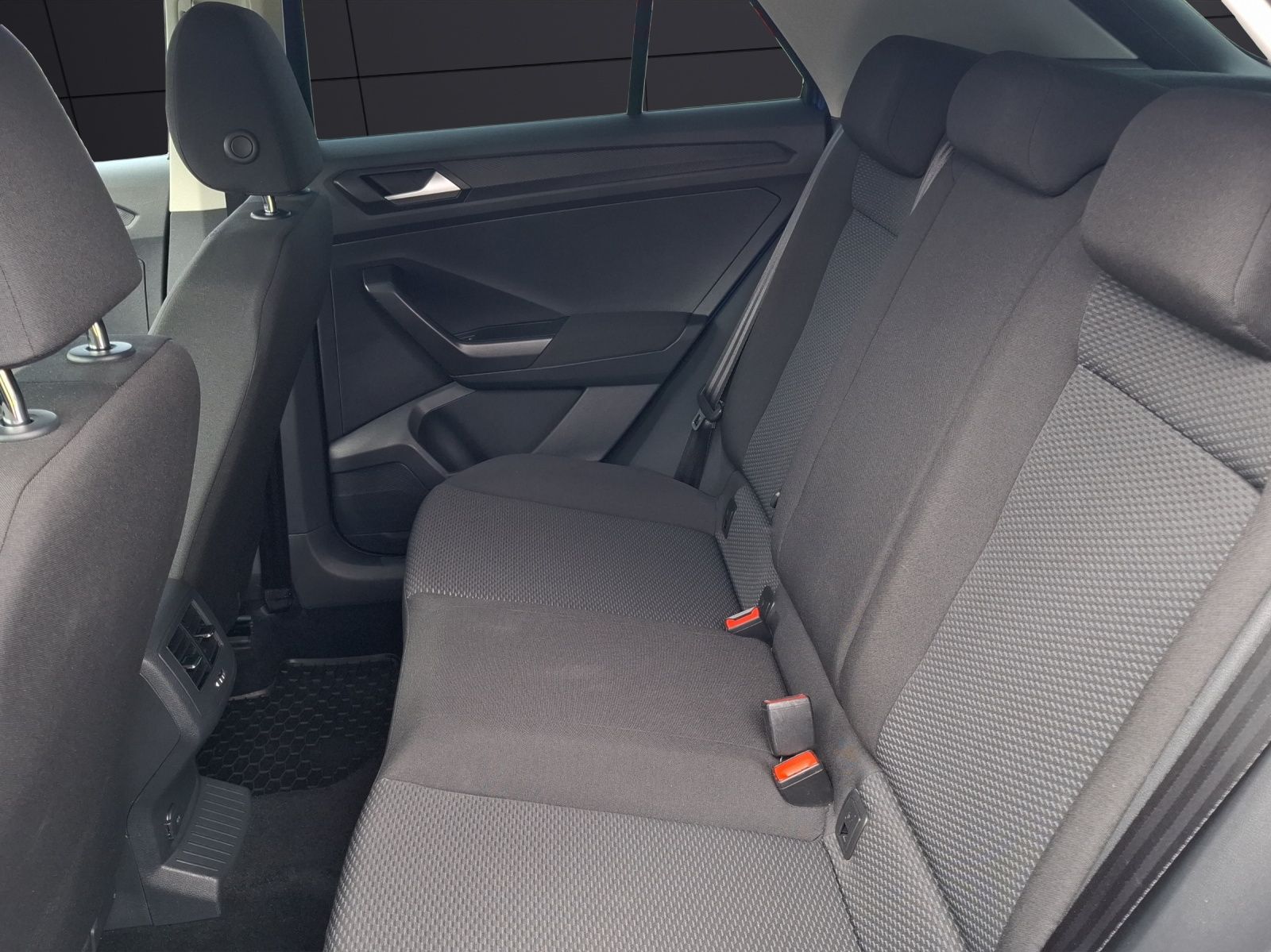 Fahrzeugabbildung Volkswagen T-Roc TSI CarPlay Klima GRA PDC SH LM