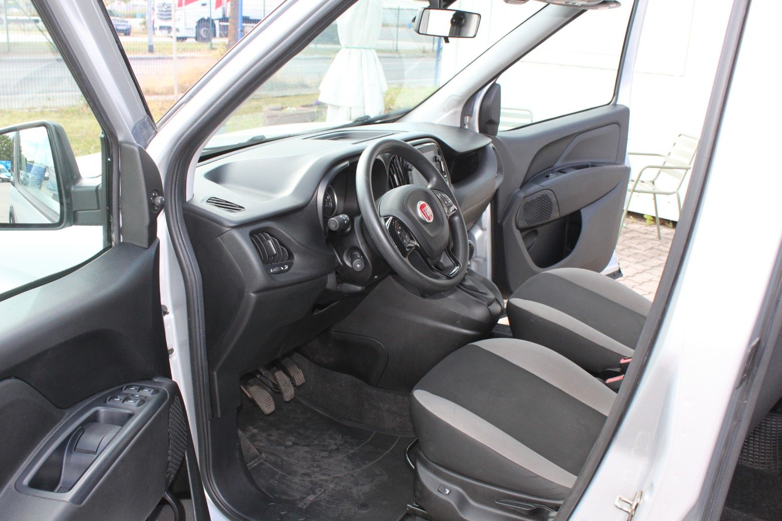 Fahrzeugabbildung Fiat Doblò SX Kombi LKW Zulassung