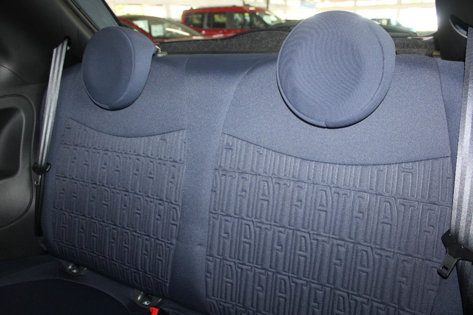 Fahrzeugabbildung Fiat 500 Hybrid CULT KLIMA DAB+ Allwetterreifen Tempo