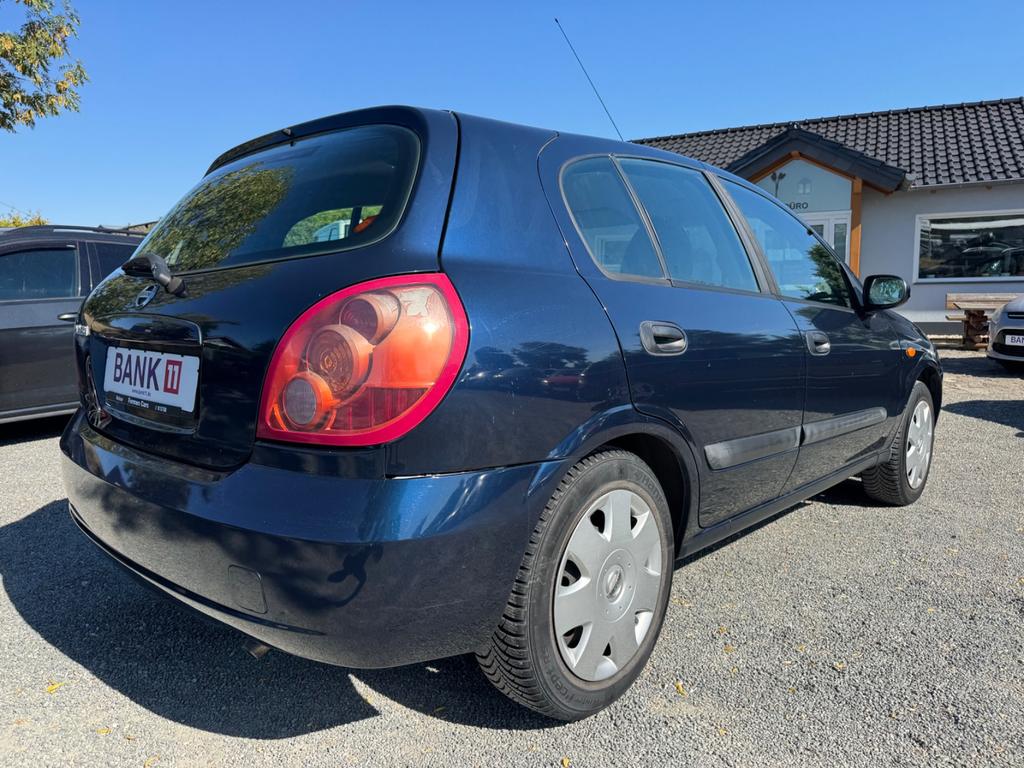 Nissan Almera