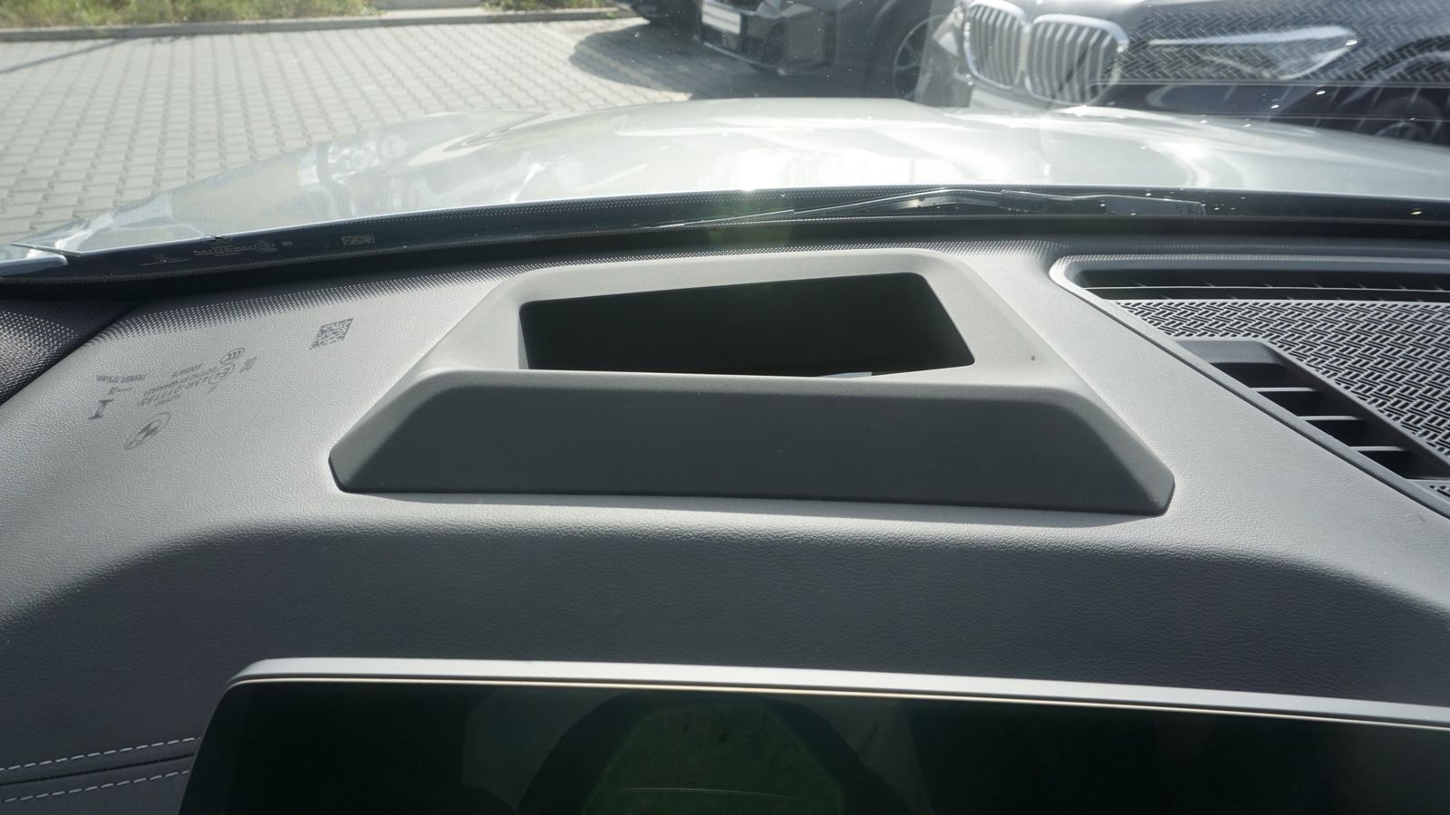 BMW iX2 - Bild 27