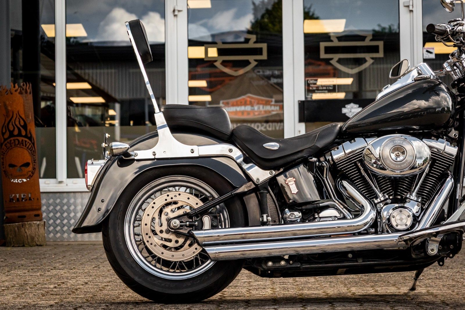 Fahrzeugabbildung Harley-Davidson FLSTSCI Springer Classic - Vance & Hines -