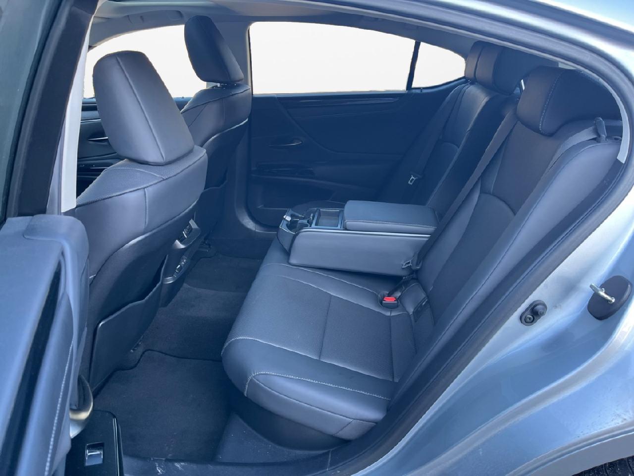 Lexus ES 300 h Business Line