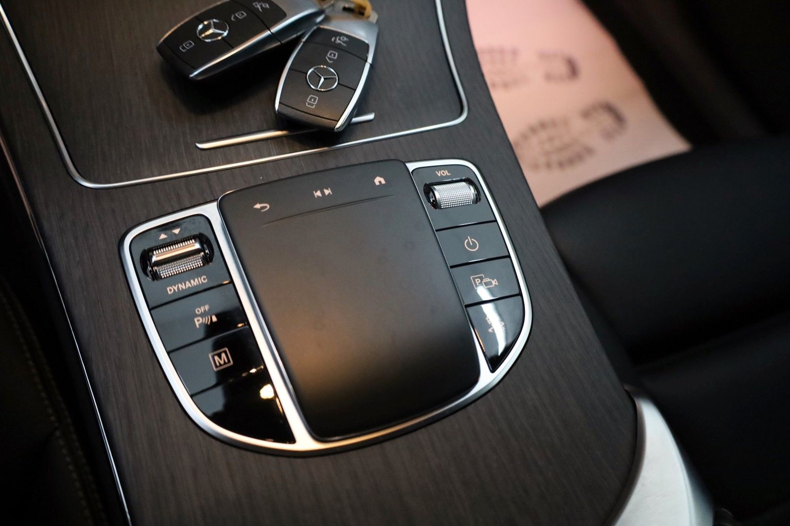 Fahrzeugabbildung Mercedes-Benz GLC 300de Coupe 4Matic,"360°CAM"LED"DIGIT-DISP