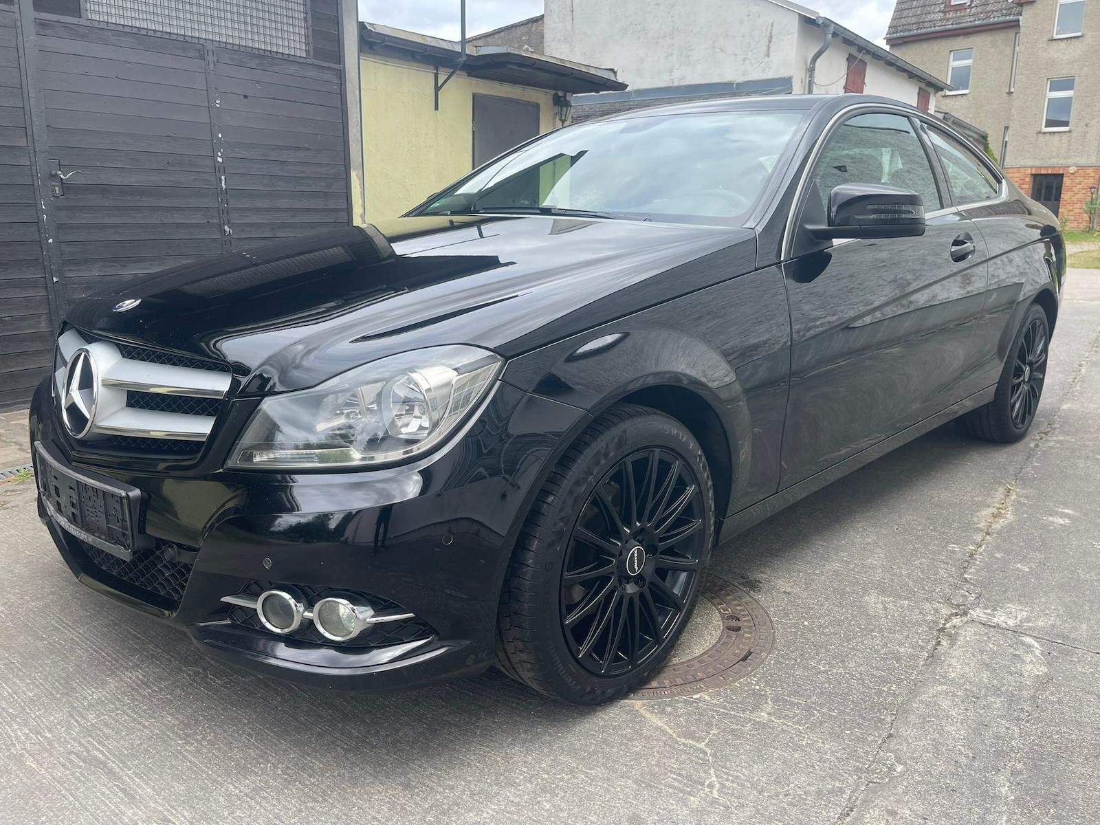 Mercedes-Benz C 180 CGI BlueEfficiency Sitzheizung*Leder*Pdc