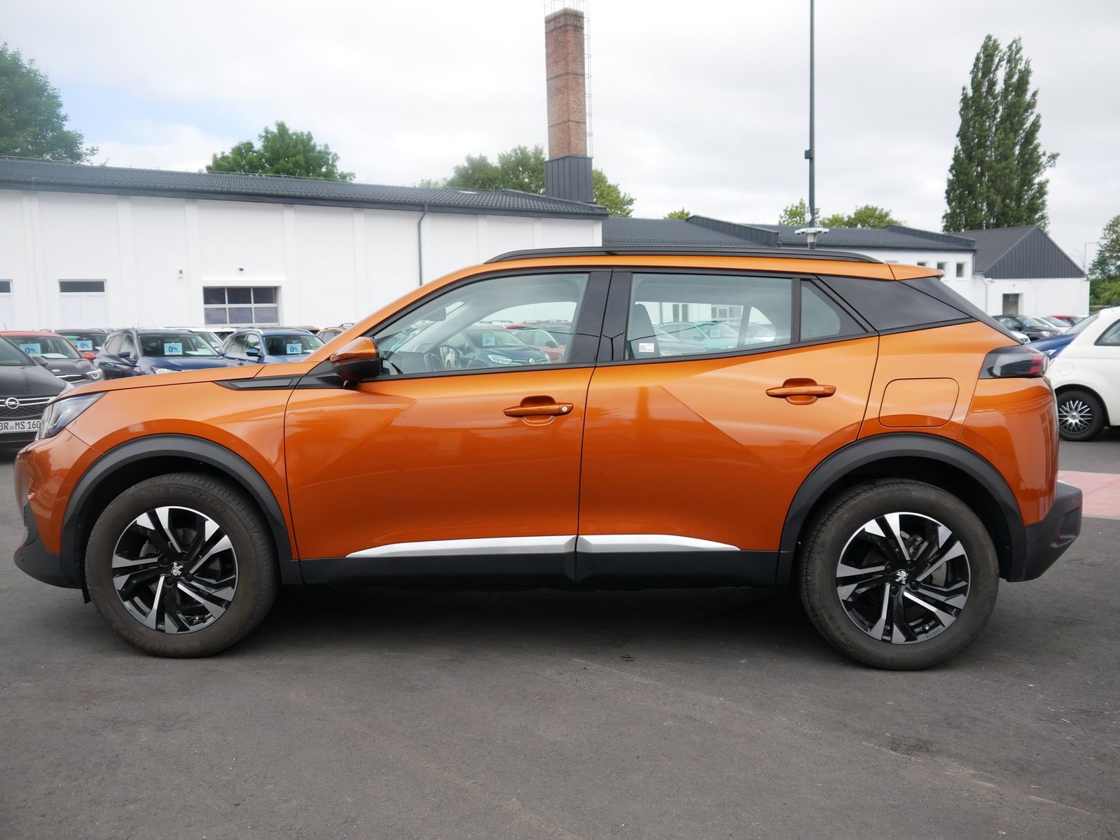 Peugeot 2008 1.2 PureTech Allure AHK Digitales Cockpit imagem 2
