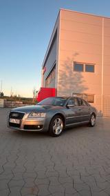 Audi A8 4.2 V8 quattro  2. Hand  TÜV bis 2026 - Audi A8 aus 2005: 4.2