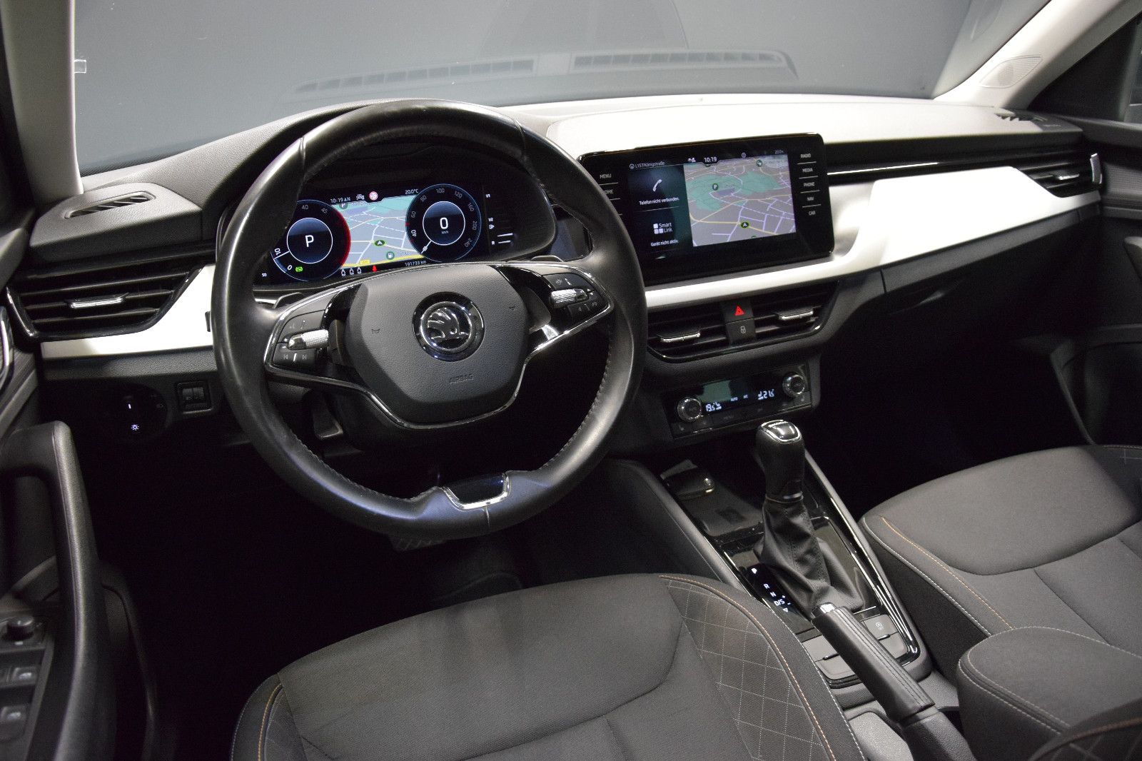 Fahrzeugabbildung SKODA Kamiq Ambition TDI DSG AHK Business Amundsen LED