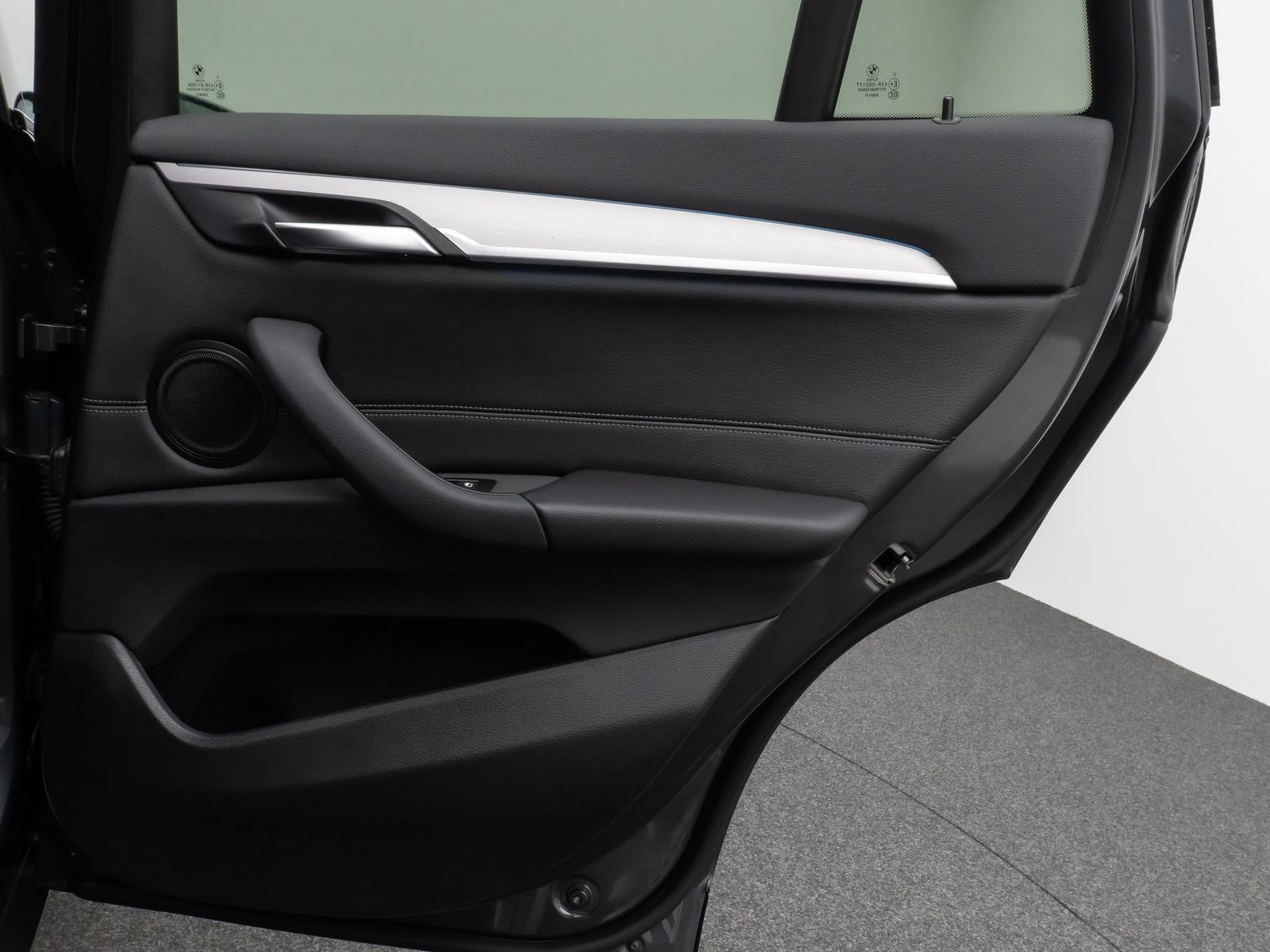 Fahrzeugabbildung BMW X1 xD25e M Sport Panorama DAB Navi LED 18Zoll