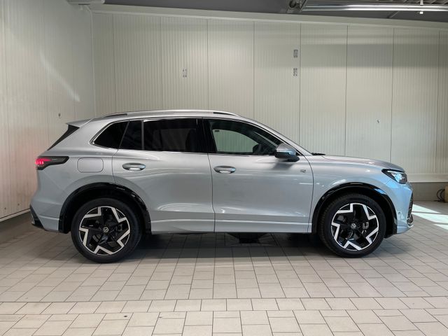 Tiguan R-Line 2.0 TDI DSG HuD PANO NAVI LED