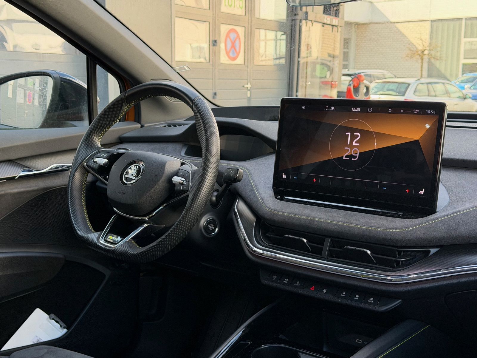 Fahrzeugabbildung SKODA Enyaq RS*ACC*SZHZNG*NAVI*360°*CARPLAY*AMBIENTE*