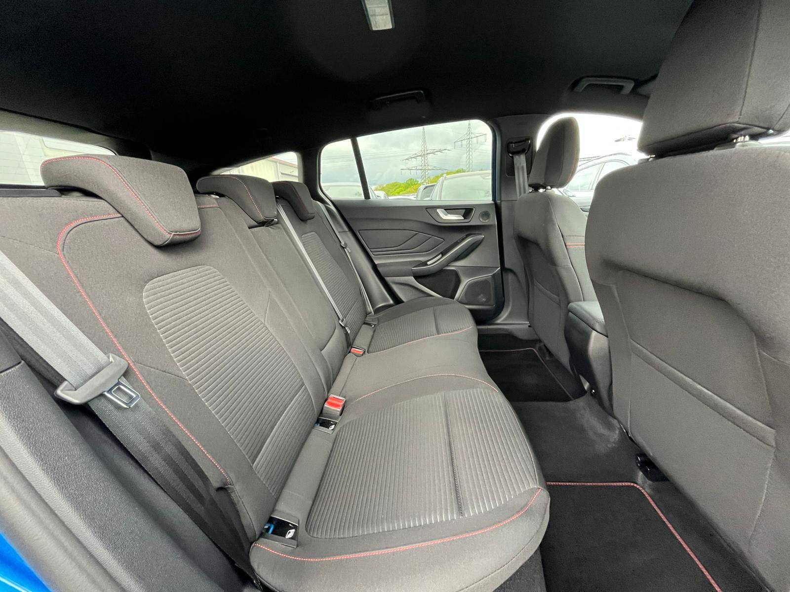 Fahrzeugabbildung Ford Focus 1.0 ST-Line X MATRIX*B&amp;O*ACC*KAM*APP*LHZ