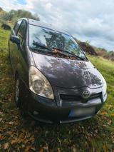 Toyota Corolla - Toyota Corolla mit Diesel-Antrieb: Limousine