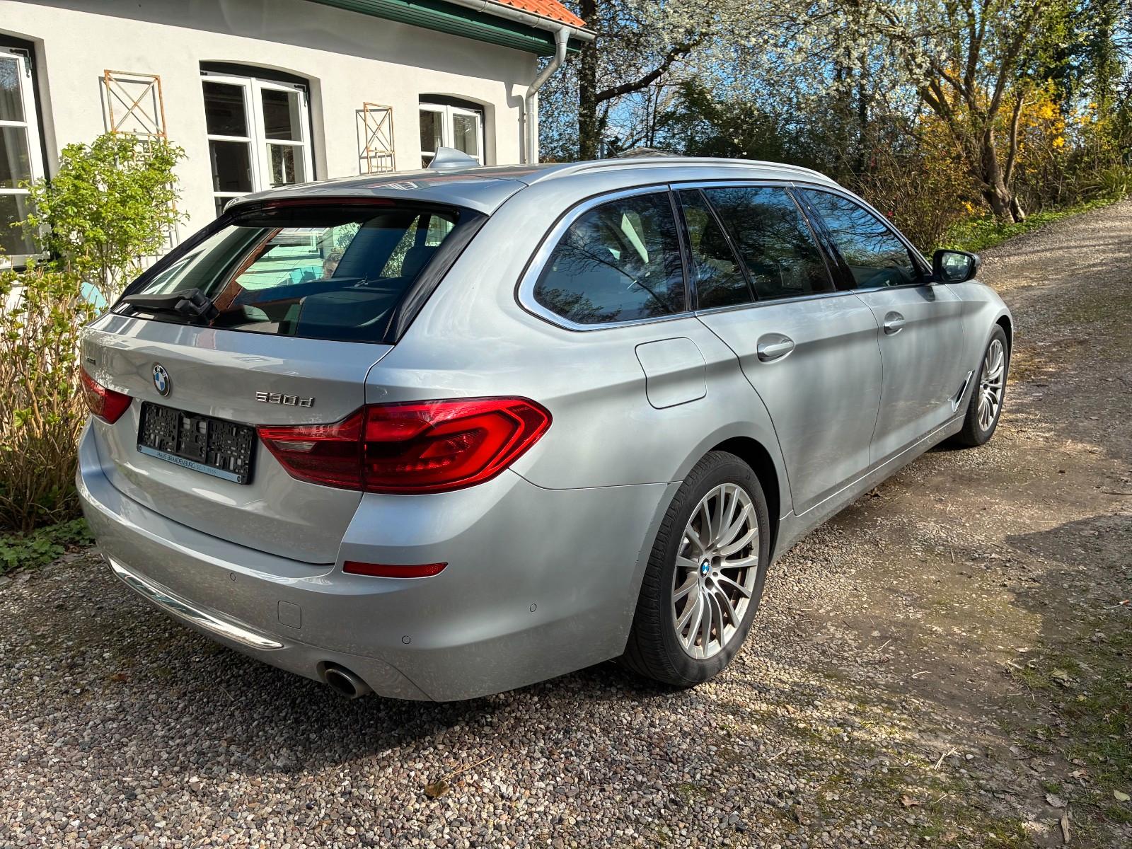 BMW 530d xDrive Touring Luxury Memory HUD - Panorama