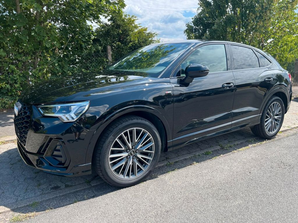Image of Audi Q3