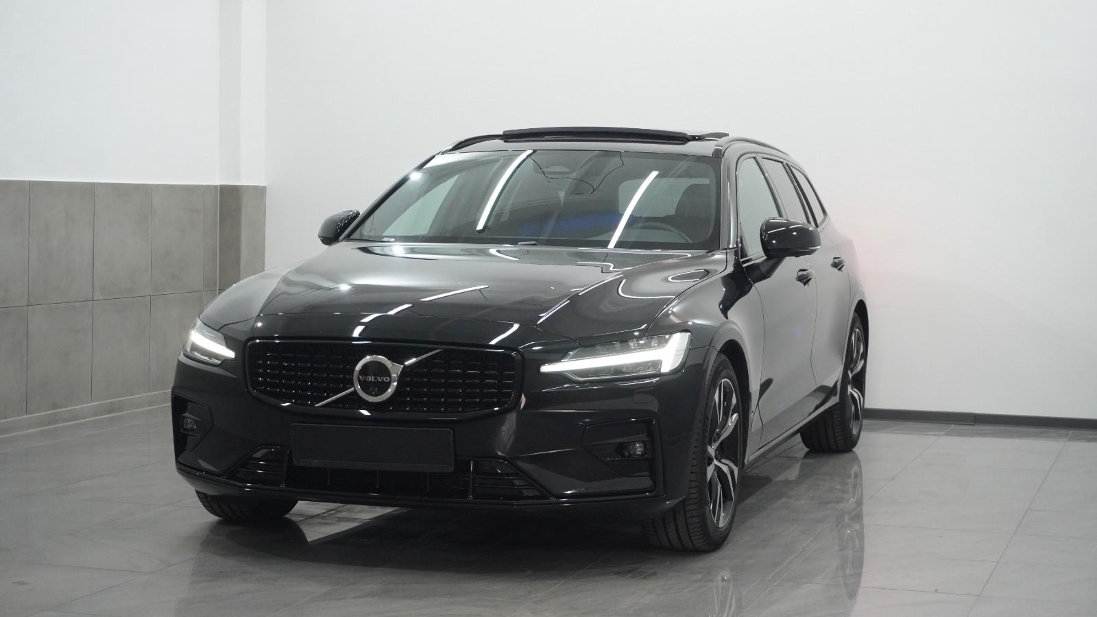 Volvo V60 B4 Plus Dark Pano/360°/ACC/TWA/H&K/SHzg