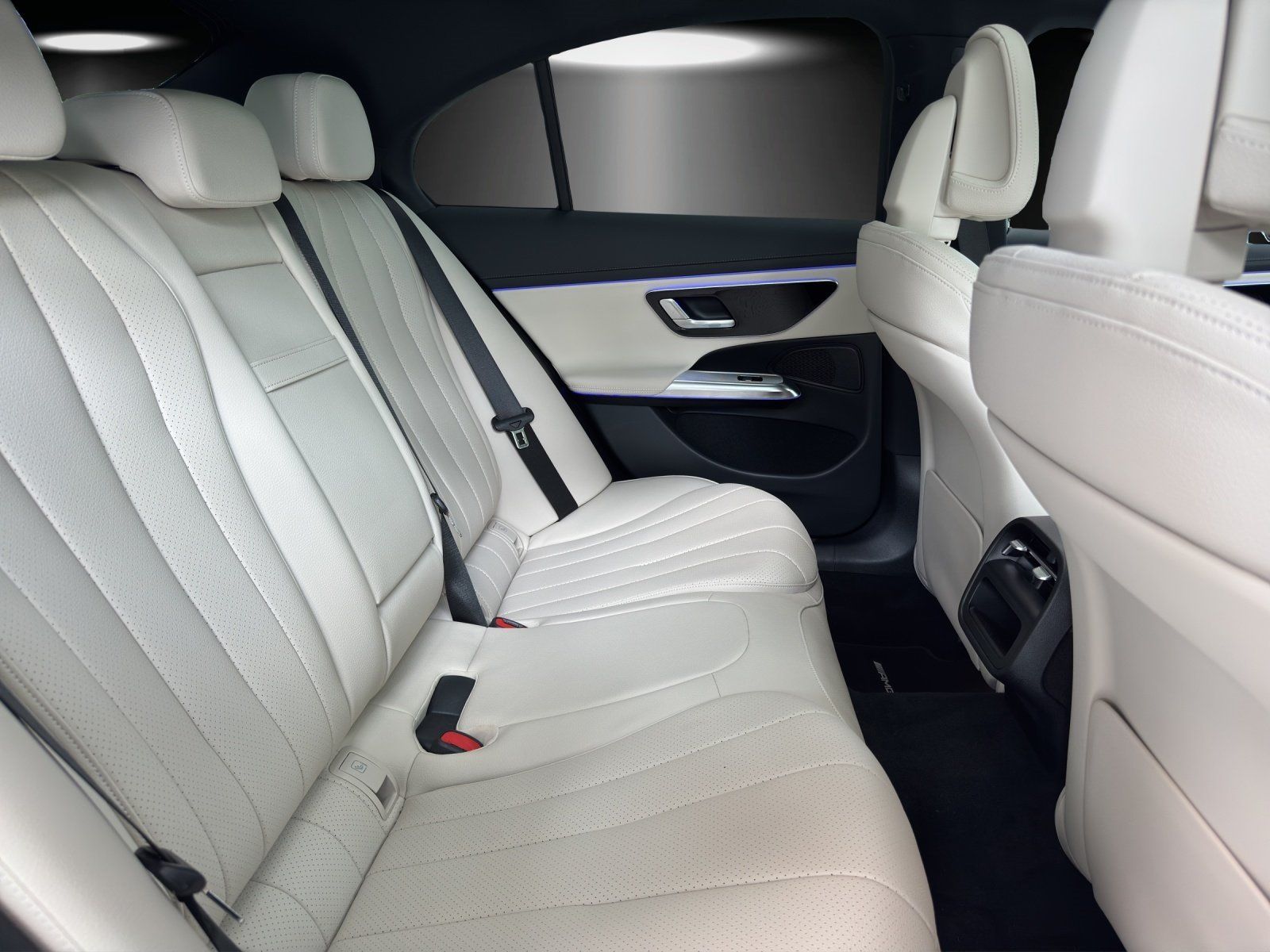 Fahrzeugabbildung Mercedes-Benz E 200 d AMG Pano AHK Memory DISTR 360°