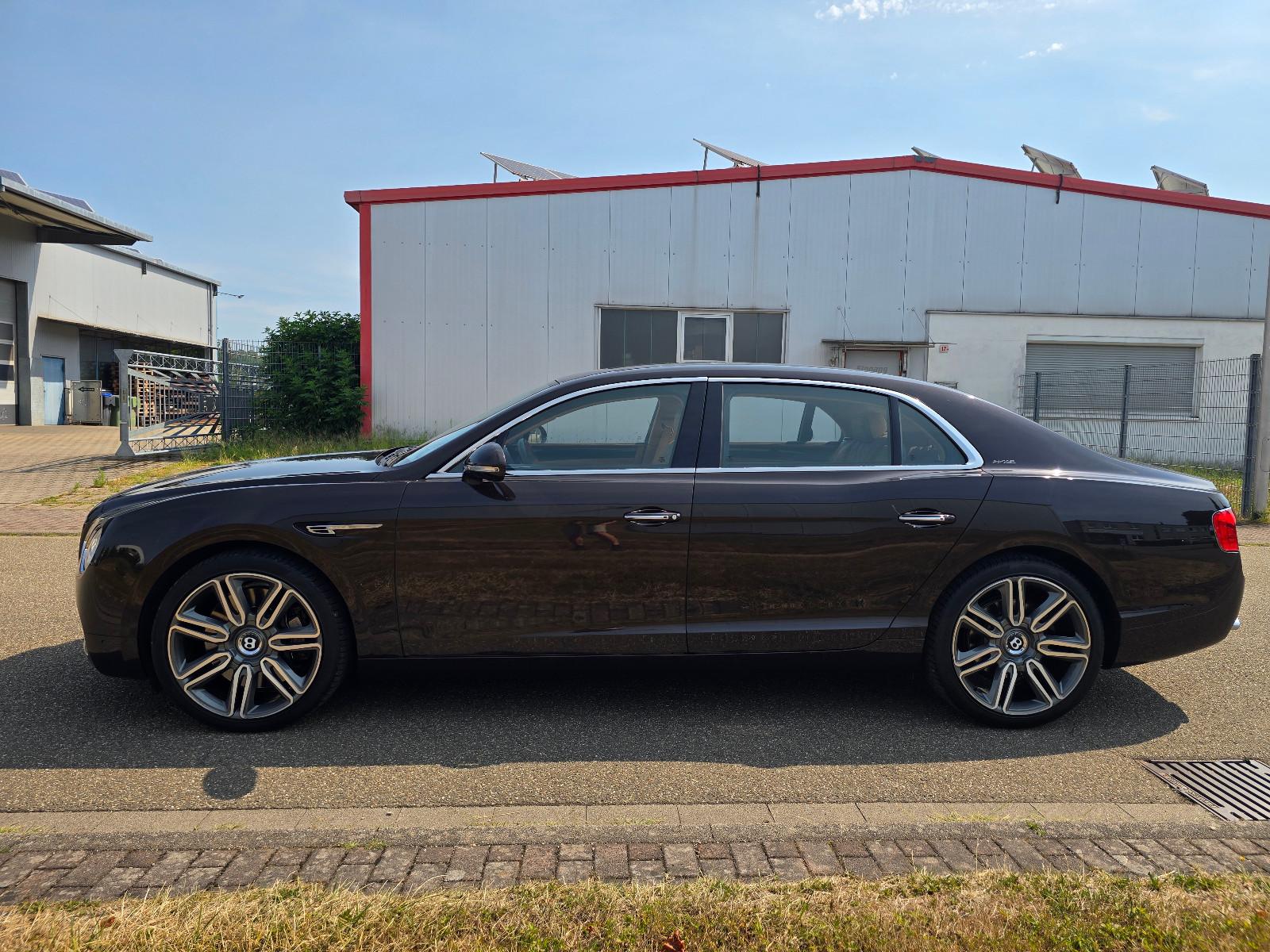 Bentley Flying Spur 6.0 W12 ACC Mulliner Massage VOLL