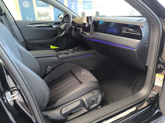 Fahrzeugabbildung Volkswagen Passat Variant 2.0 TDI DSG R-LINE MATRIX-LED NAV