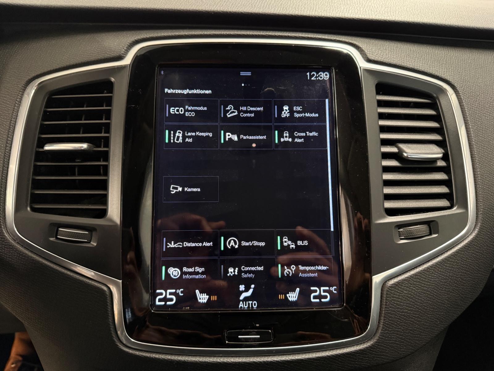 Volvo XC90 D4 | 190 ch | BVA | Caméra de recul | Régulateur adaptatif | Apple CarPlay | Attelage