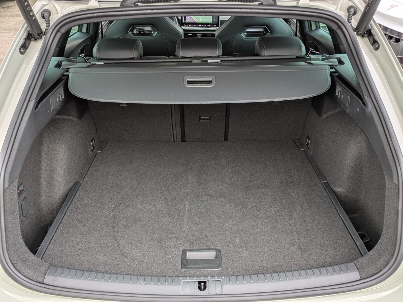 Fahrzeugabbildung CUPRA Leon 2.0 TSI VZ 4x4 PANO*MATRIX*AHK*SENNH.*DINAM