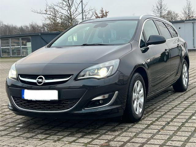 Opel Astra J Sports Tourer Exklusiv*Kamera*SHZ*LED*LH