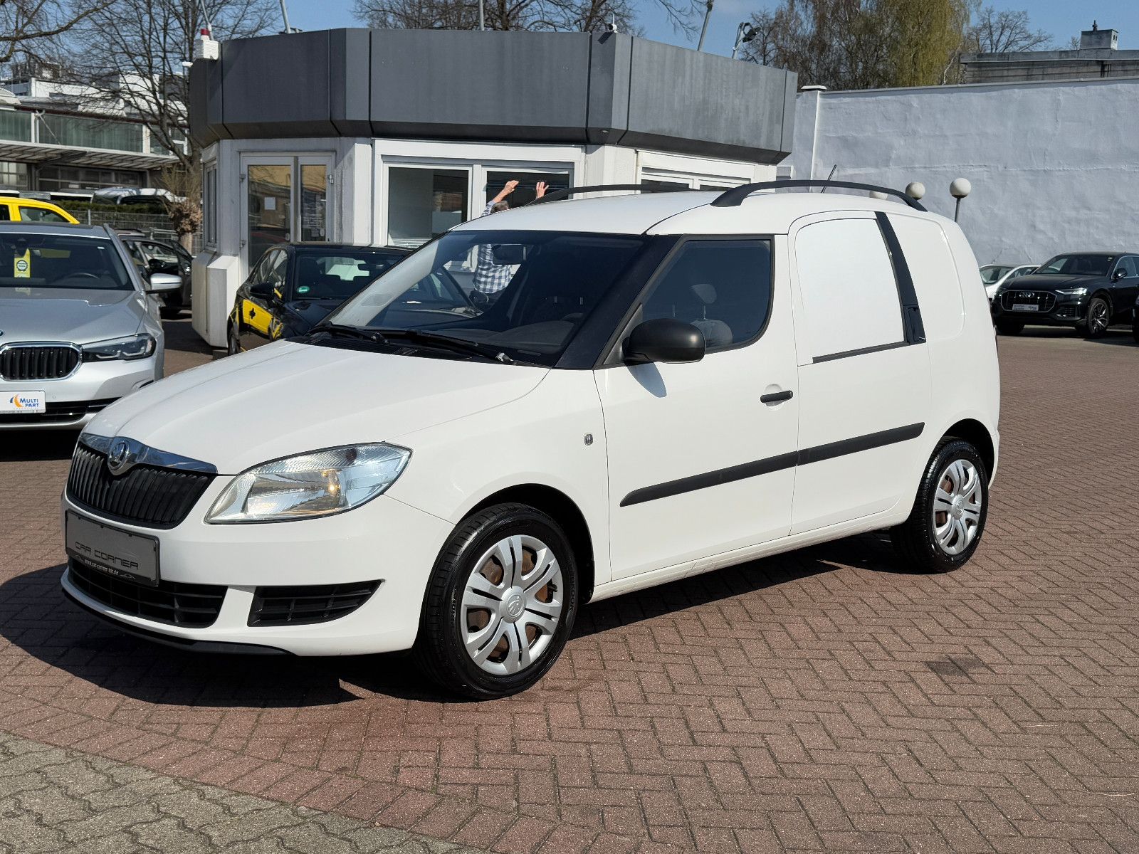 Fahrzeugabbildung SKODA Roomster Praktik 1.6 TDI 1.HAND SKODA SCHECKHEFT