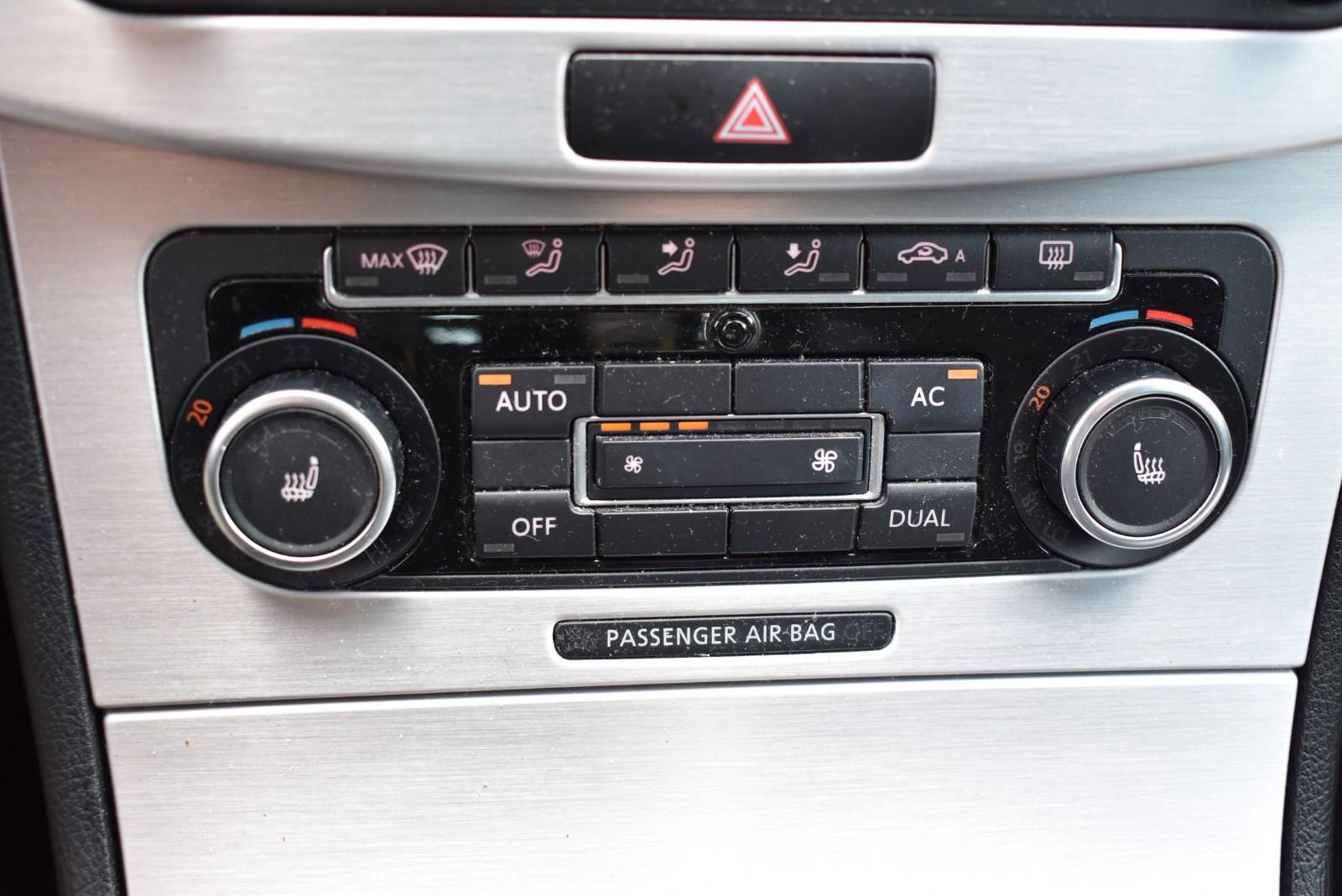 Volkswagen Passat 2011 — photo 12