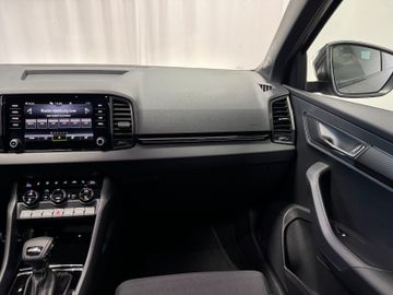 Fahrzeugverkauf 23 Skoda Karoq Sportline 1.5 AHK*Pano*19 Zoll*Matrix