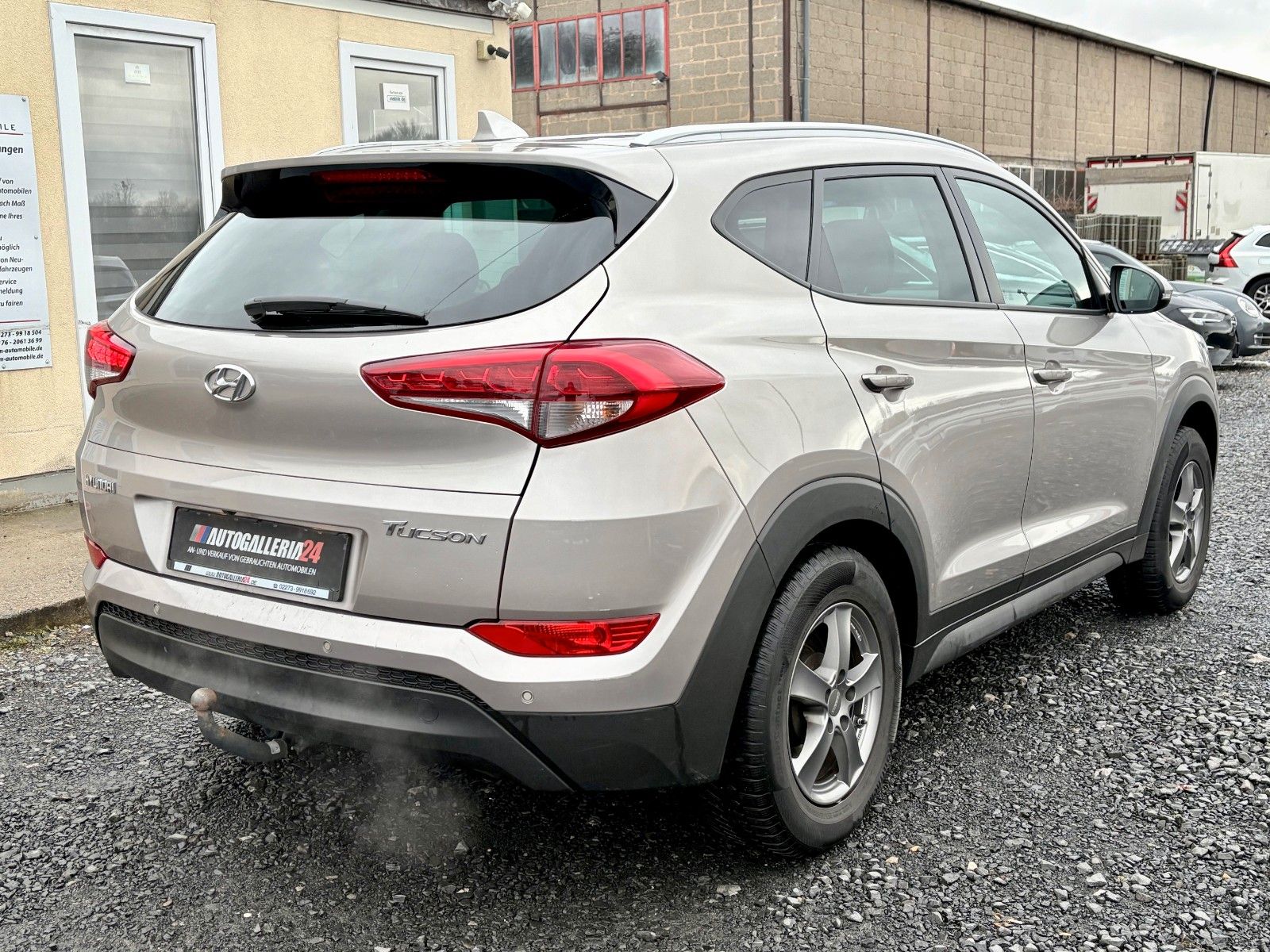 Fahrzeugabbildung Hyundai Tucson 1.6 blue 2WD Navi AHK SHZ Kamera LED 2.HD