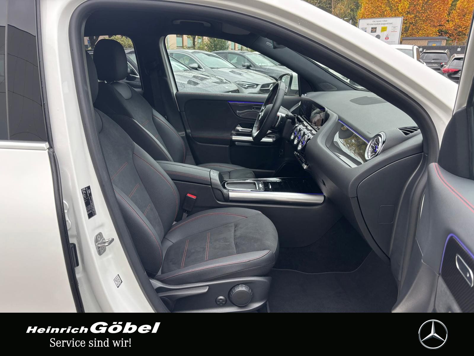 Fahrzeugabbildung Mercedes-Benz GLA 200 AMG*AHK*ADVANCED-SOUNDSYS*AMBIENTEBEL*