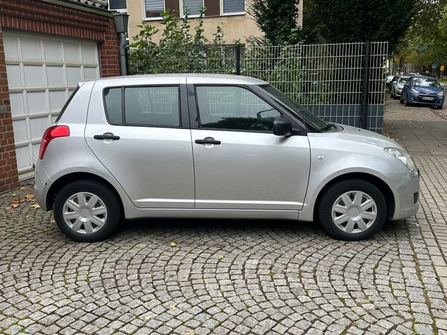 Suzuki Swift Limousine 4türig/Klima/TÜV/AU neu